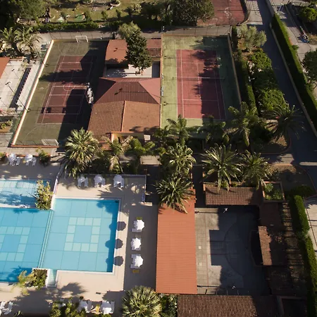 Trivento Aparthotel 2*