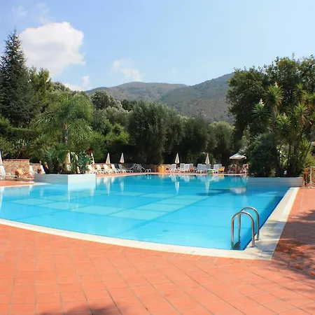 Trivento Apartmanhotel 2*